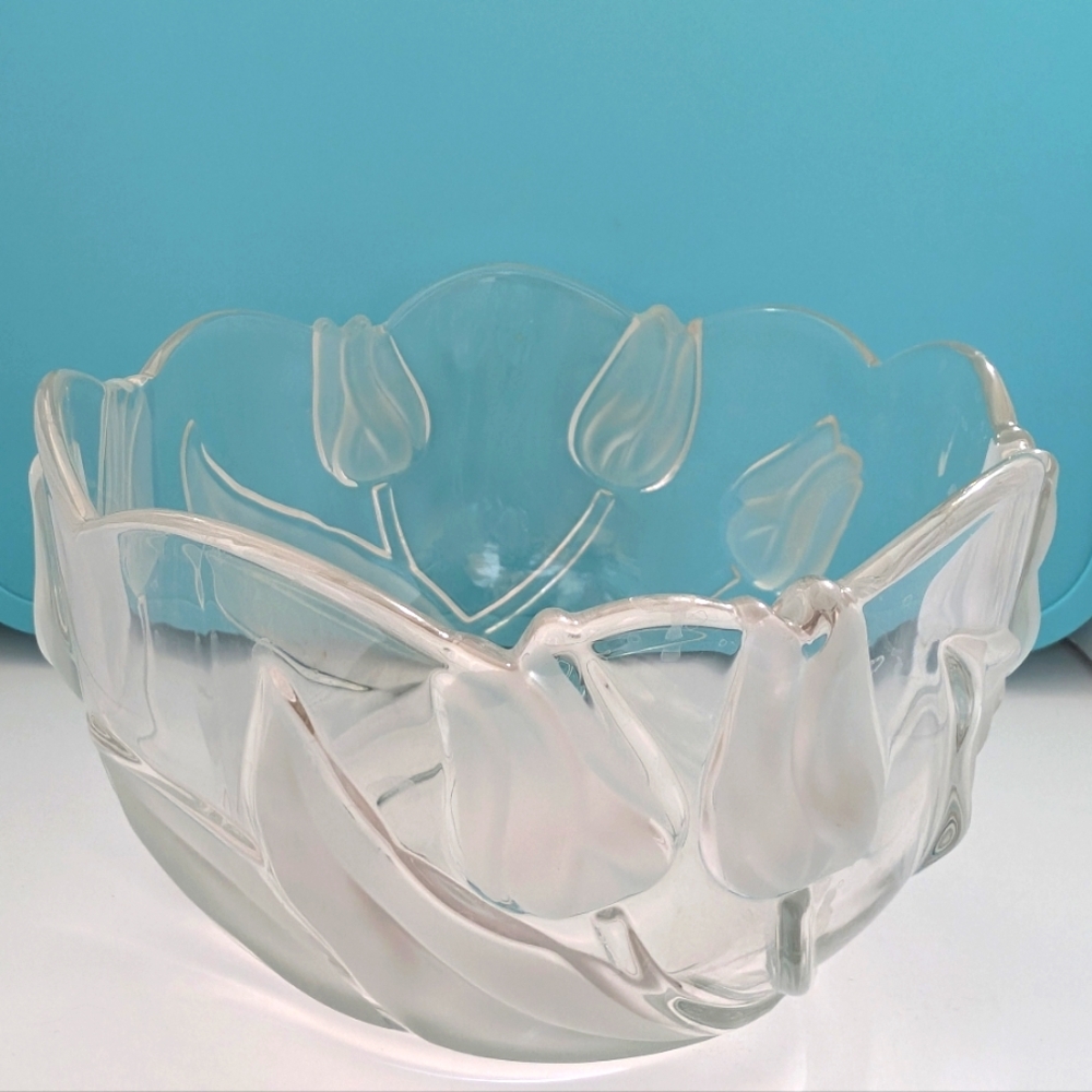 Mikasa German crystal tulip bowl